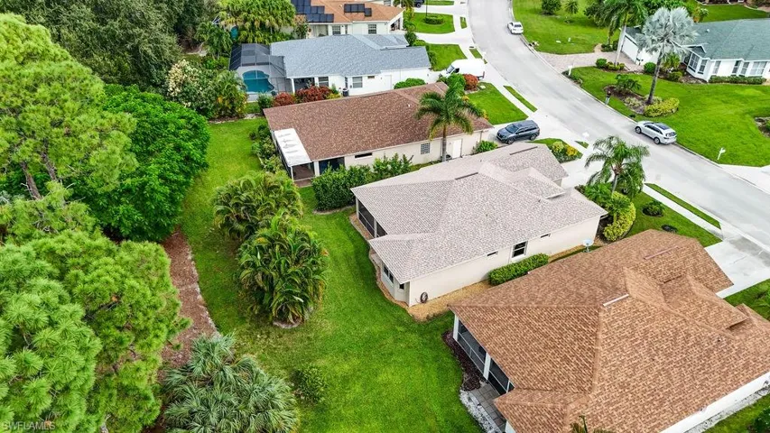 689 Crossfield Cir, Naples, Florida 34104