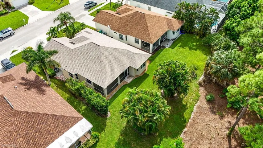 689 Crossfield Cir, Naples, Florida 34104