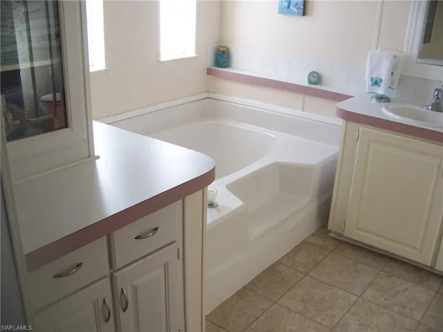 Soaking tub, cabs