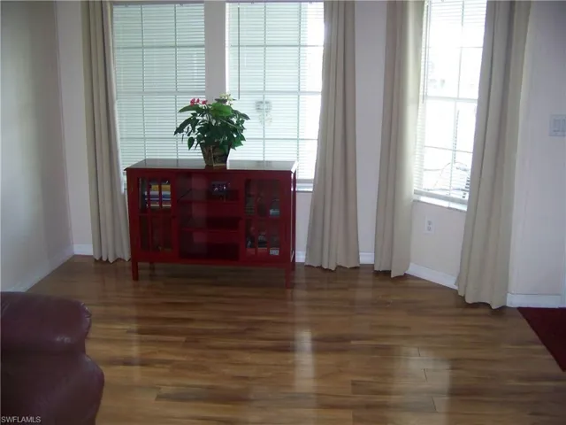 Could be a dining area here