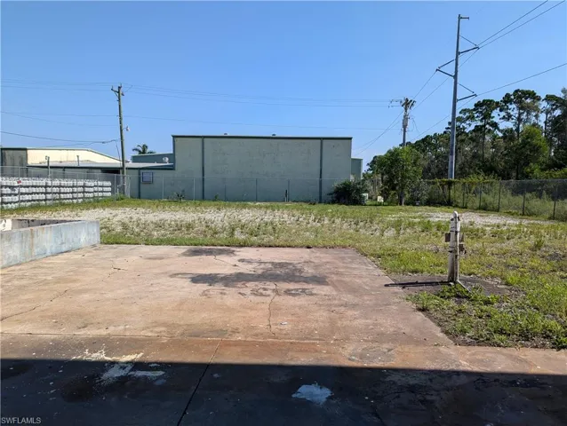 Large Rear Yard