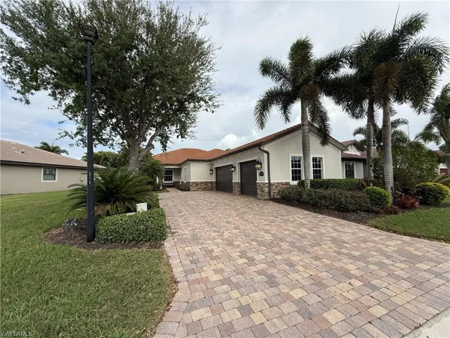 3 Car Garage, pavers