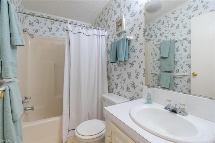 Full Bathroom 2