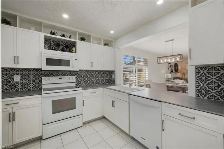 1250  Yesica Ann  CIR, Naples, FL 34110