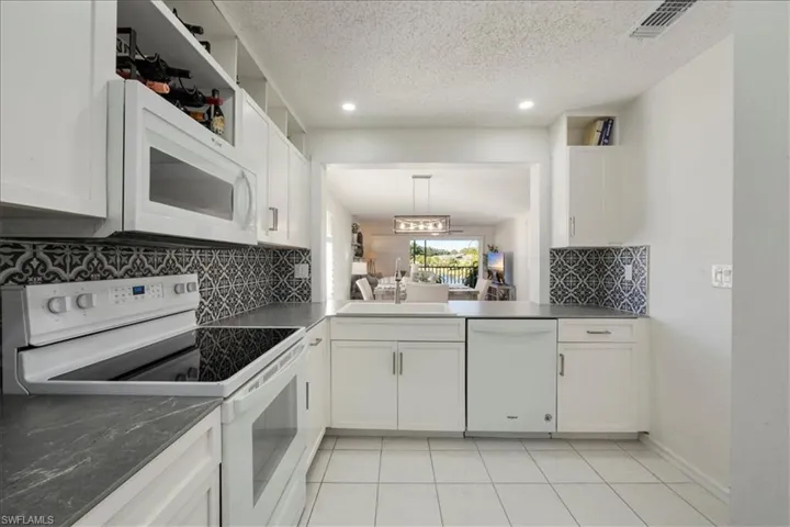 1250  Yesica Ann  CIR, Naples, FL 34110