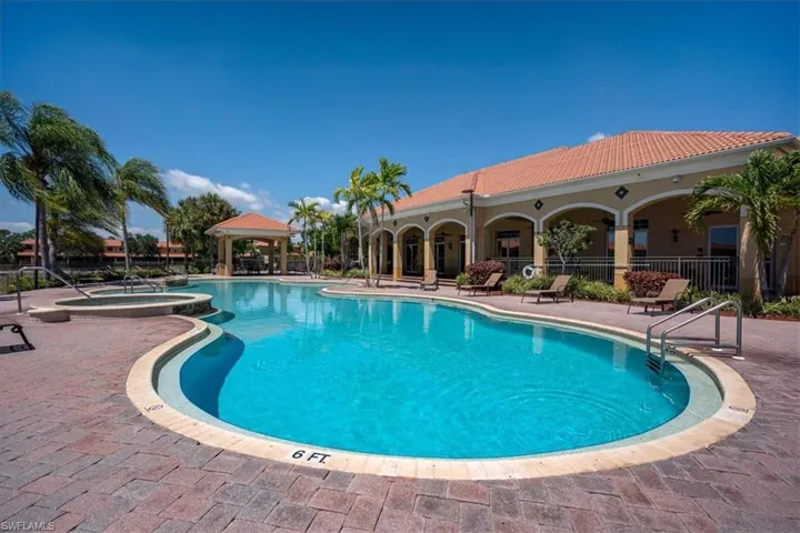 15668  Summit Place  CIR, Naples, FL 34119