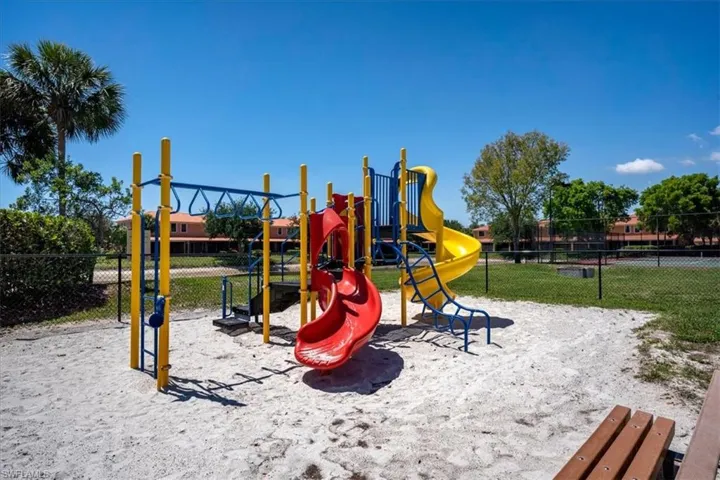 15668  Summit Place  CIR, Naples, FL 34119