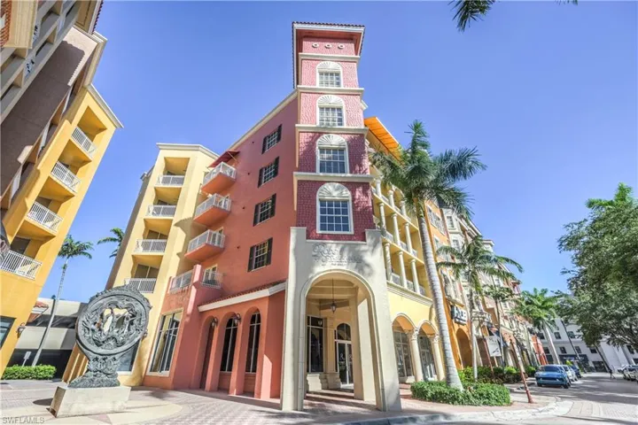 View of apartment building / complex