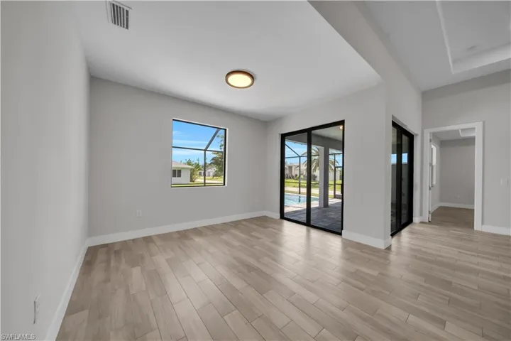 2728 Sw 4th Ln, Cape Coral, Florida 33991