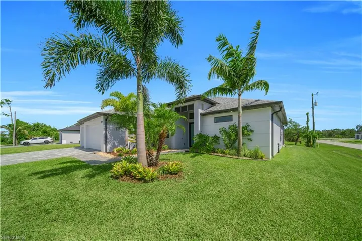 2728 Sw 4th Ln, Cape Coral, Florida 33991