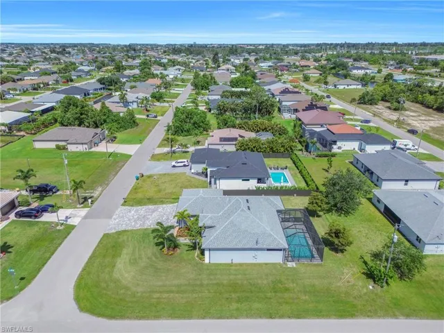 2728 Sw 4th Ln, Cape Coral, Florida 33991