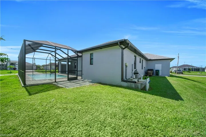 2728 Sw 4th Ln, Cape Coral, Florida 33991
