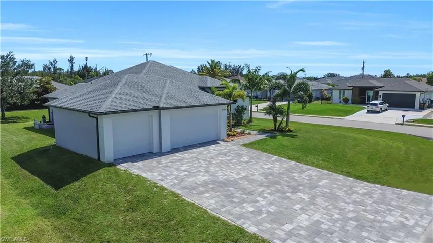 2728 Sw 4th Ln, Cape Coral, Florida 33991