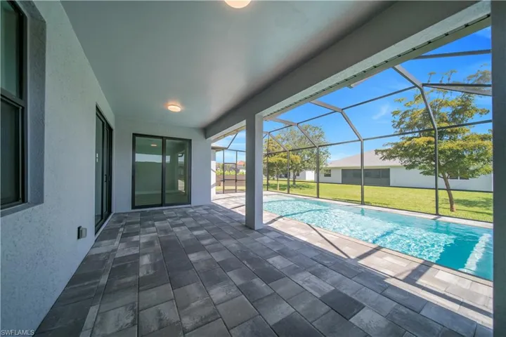 2728 Sw 4th Ln, Cape Coral, Florida 33991