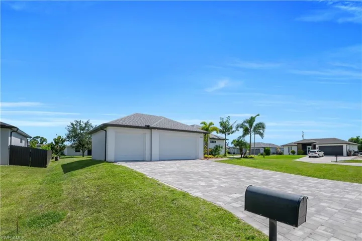 2728 Sw 4th Ln, Cape Coral, Florida 33991