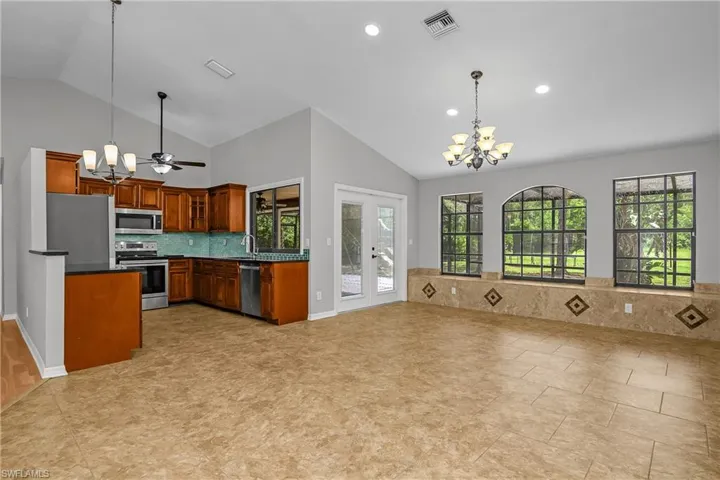 Kitchen & Dining Area