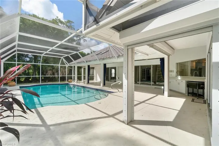 Lanai/Pool Area