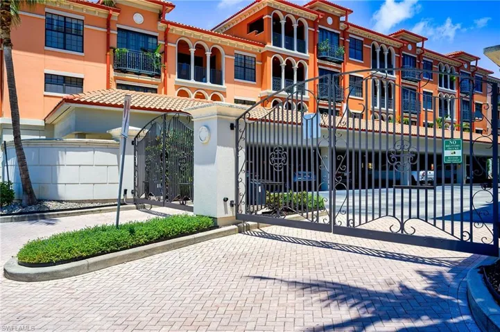 GARAGE ENTRY