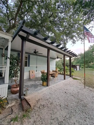 View of terrace with ceiling fan
