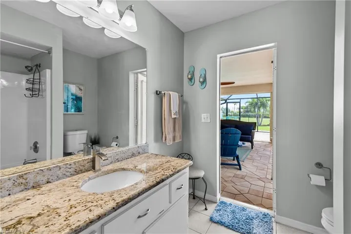 Guest bath / Pool bath