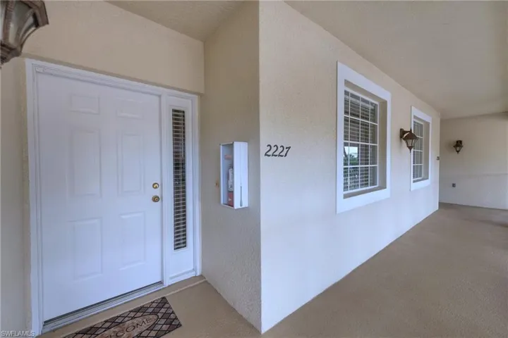 8165  Celeste  DR, Naples, FL 34113