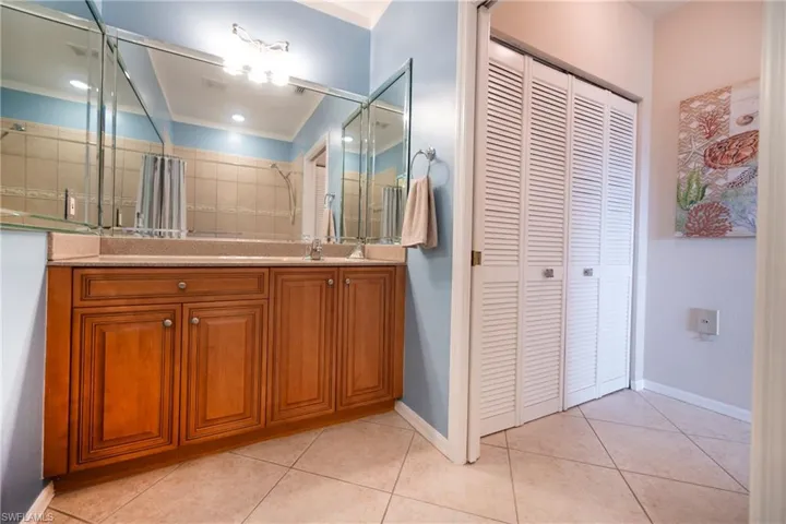 8165  Celeste  DR, Naples, FL 34113