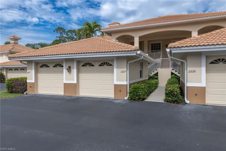 8165  Celeste  DR, Naples, FL 34113