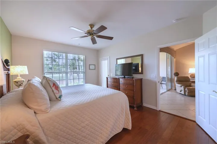 8165  Celeste  DR, Naples, FL 34113