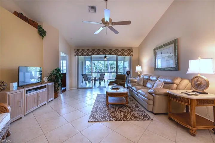 8165  Celeste  DR, Naples, FL 34113