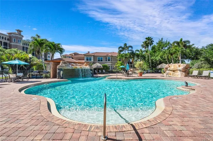 Vista Pointe Heated Resort Style Pool & Spa