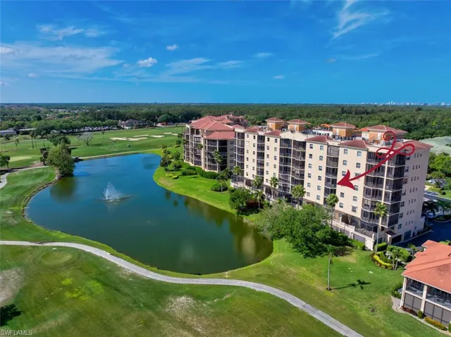 Lake & Golf Course Location: Walk To Everything!