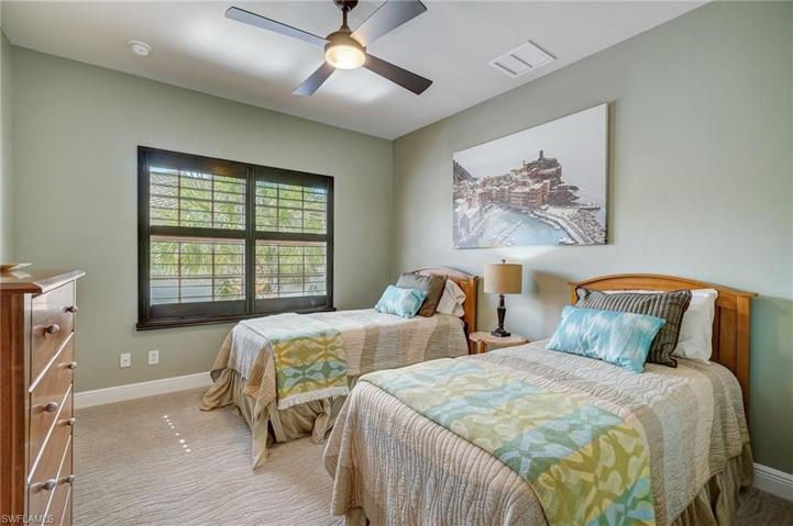 Guest Bedroom with twin beds