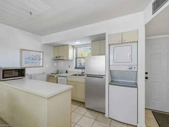 1023  Anglers  CV, Marco Island, FL 34145