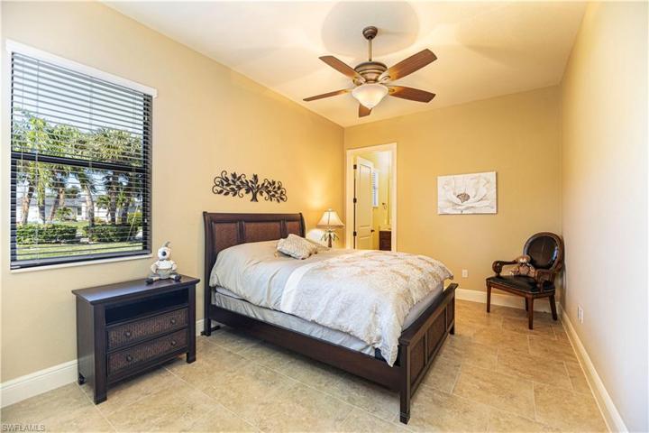 Guest bedroom 1 w/ its own full bathroom