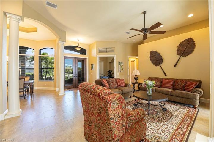 2nd living area overlooking the water