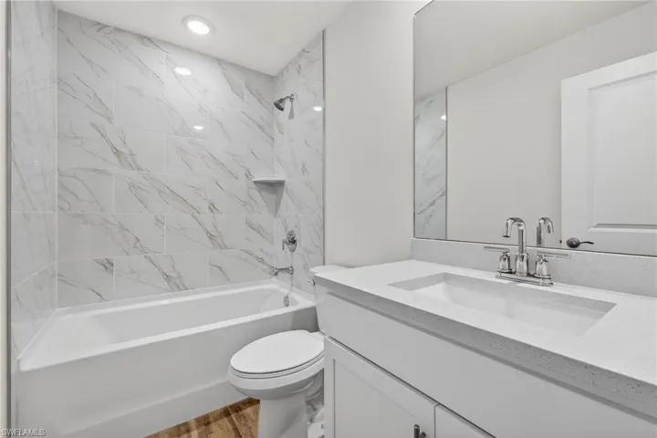 2714 Nw 3rd Pl, Cape Coral, Florida 33993