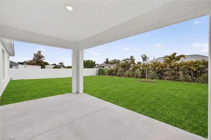 2714 Nw 3rd Pl, Cape Coral, Florida 33993