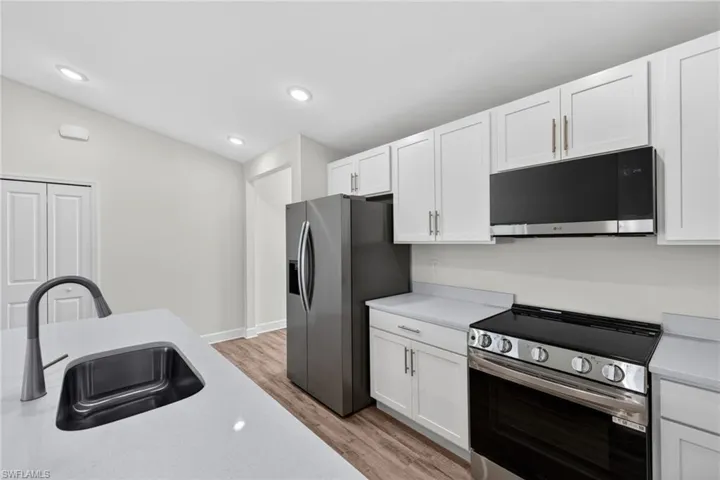 2714 Nw 3rd Pl, Cape Coral, Florida 33993