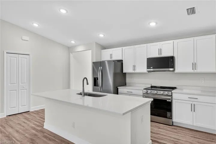 2714 Nw 3rd Pl, Cape Coral, Florida 33993