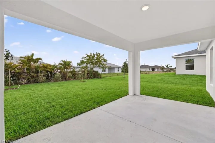2714 Nw 3rd Pl, Cape Coral, Florida 33993