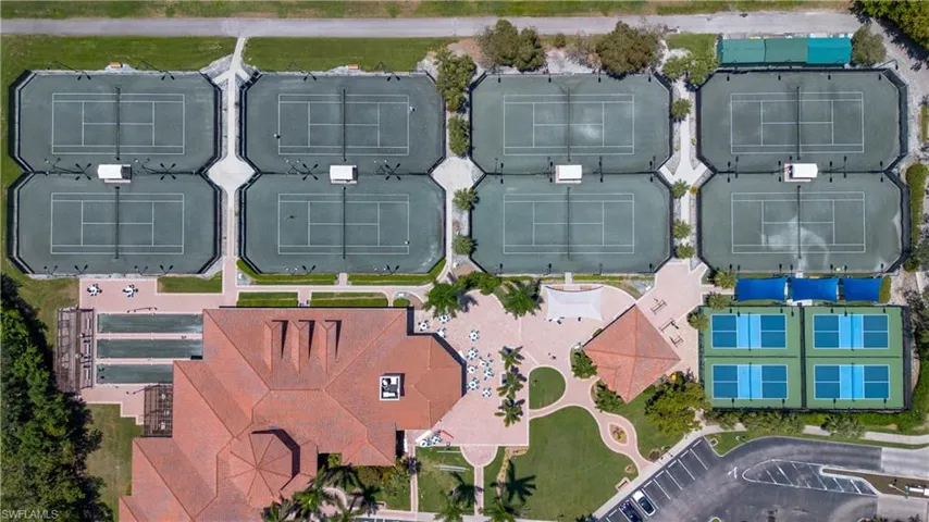 1540  Clermont  DR, Naples, FL 34109