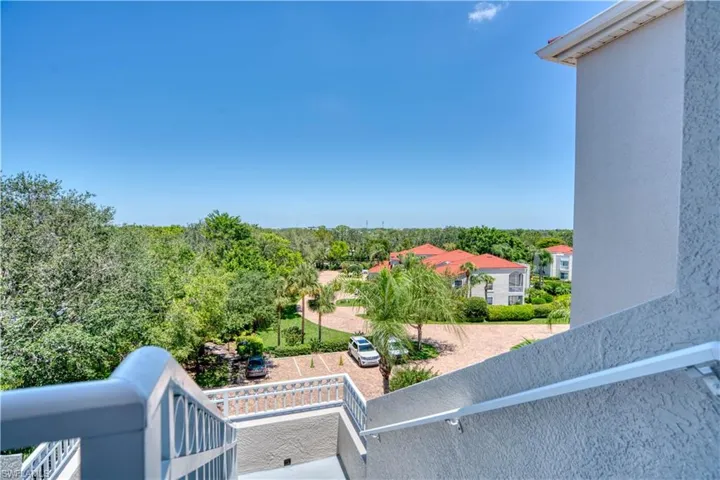 1540  Clermont  DR, Naples, FL 34109
