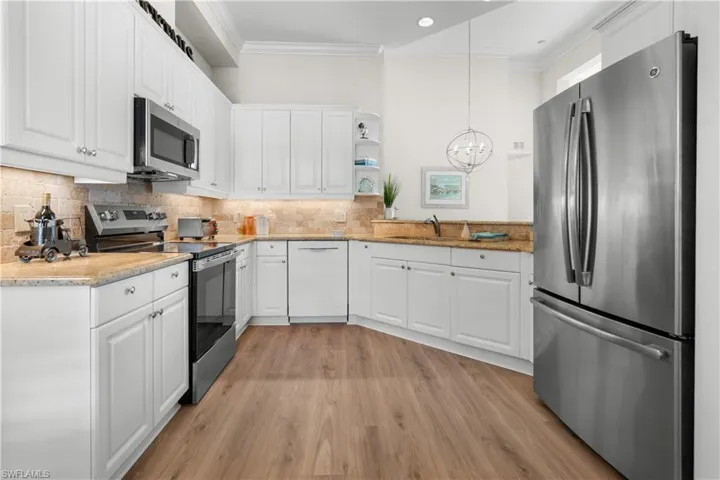 1540  Clermont  DR, Naples, FL 34109