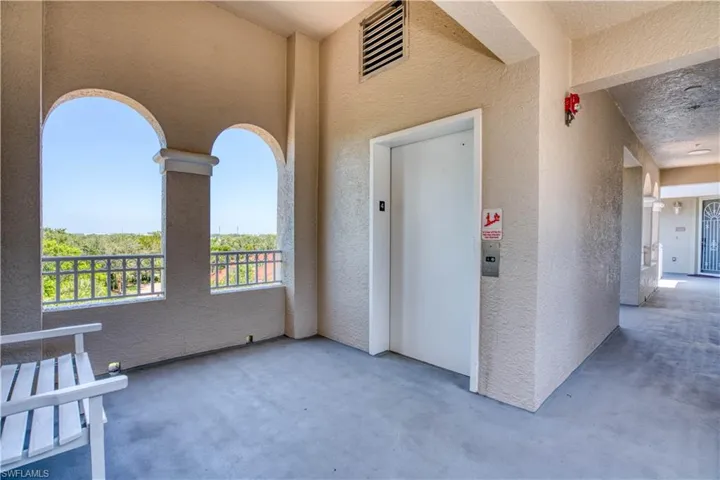 1540  Clermont  DR, Naples, FL 34109
