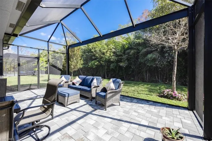 11421  Jacaranda  DR, Naples, FL 34120