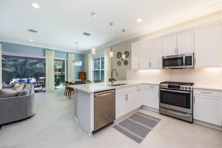 11421  Jacaranda  DR, Naples, FL 34120