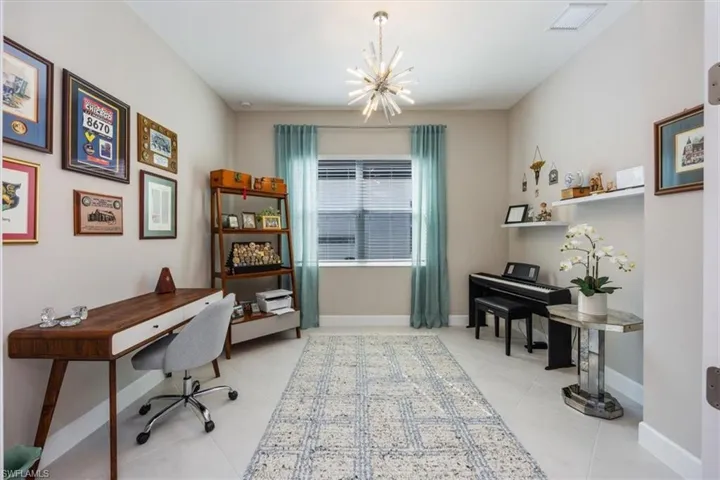 11421  Jacaranda  DR, Naples, FL 34120
