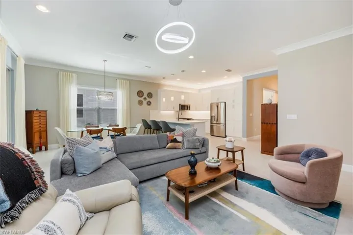 11421  Jacaranda  DR, Naples, FL 34120