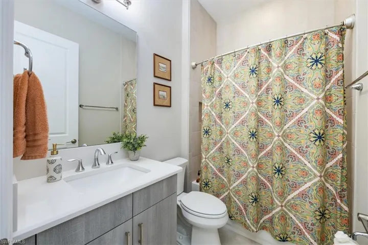 11421  Jacaranda  DR, Naples, FL 34120
