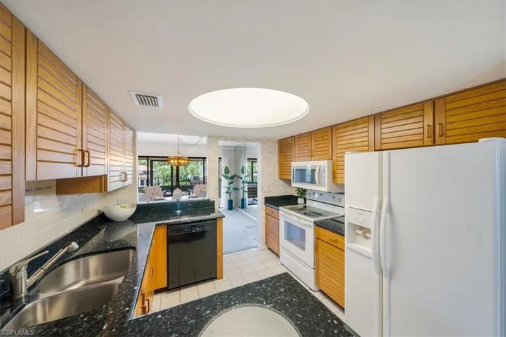 6710  Pelican Bay  BLVD, Naples, FL 34108